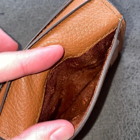 Tory Burch Pebbled Leather Card Case Wallet in Tan - Picture 3 of 6